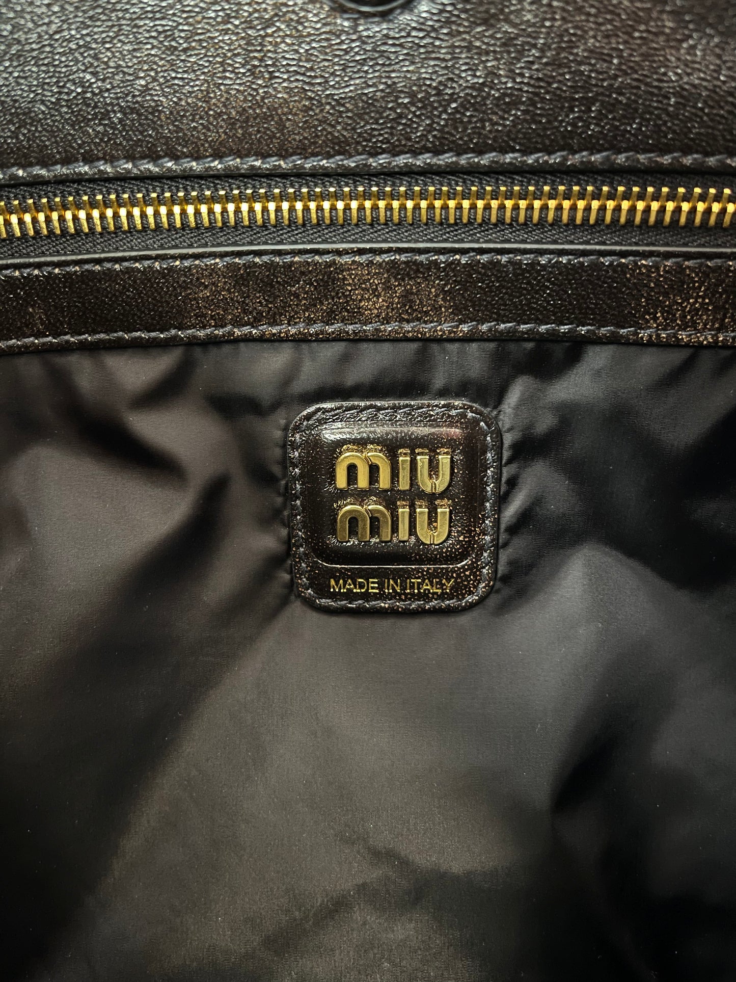 Miu Miu Hobo Bag aus braunem Leder