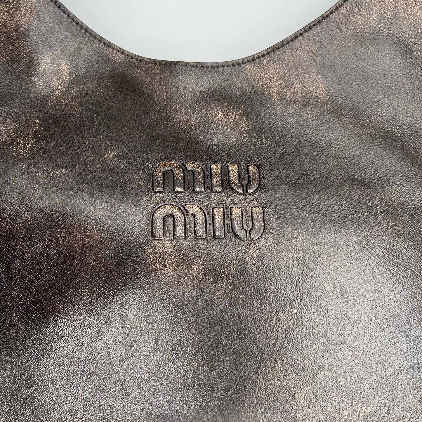 Original Miu Miu Hobo Bag aus Leder Braun – exklusive Luxus Schultertasche