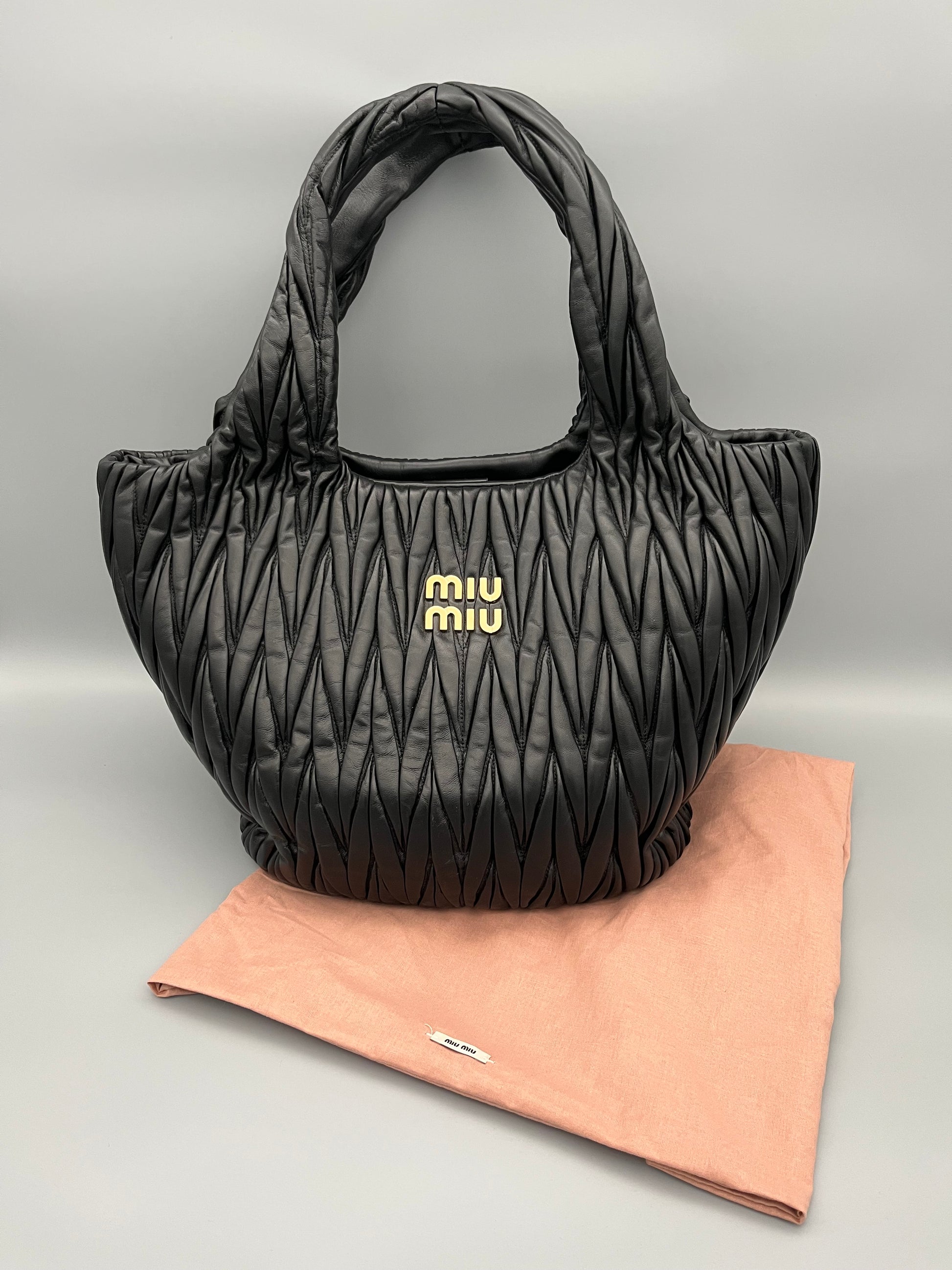 Miu Miu Shopper ,Nappaleder, Matelassé-Effekt, Luxushandtasche, Neu