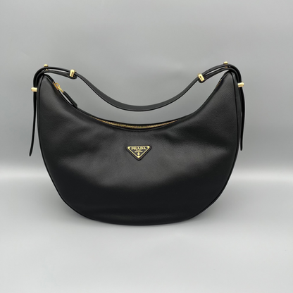 Prada Arqué Large Schultertasche Schwarz Leder – luxuriöse Designer-Handtasche Einzelstck